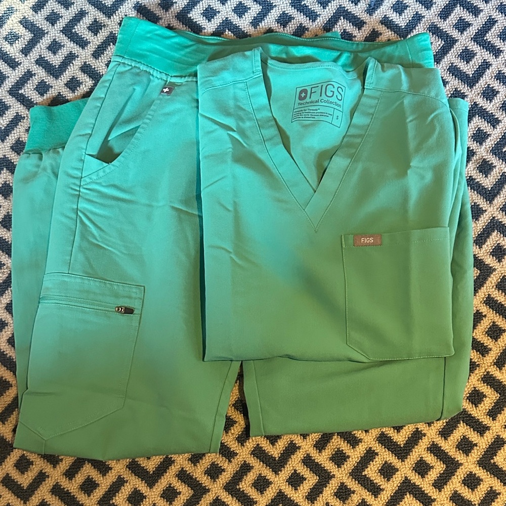 Figs Catalina top and Zamora joggers. Would sell separately